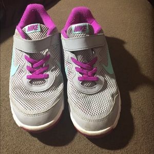 Running Nike’s size 2.5 youth